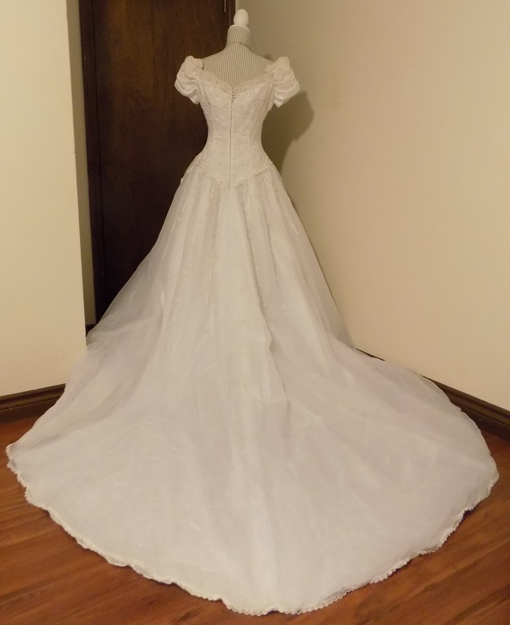 Off the Shoulder Wedding Dresses Size 14